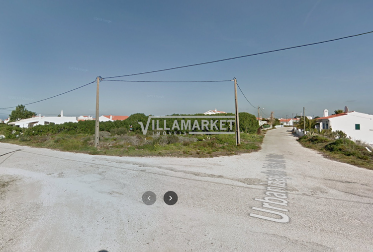Plot of urban land of drawer with 870 m2 located in the urbanization Vale da Telha