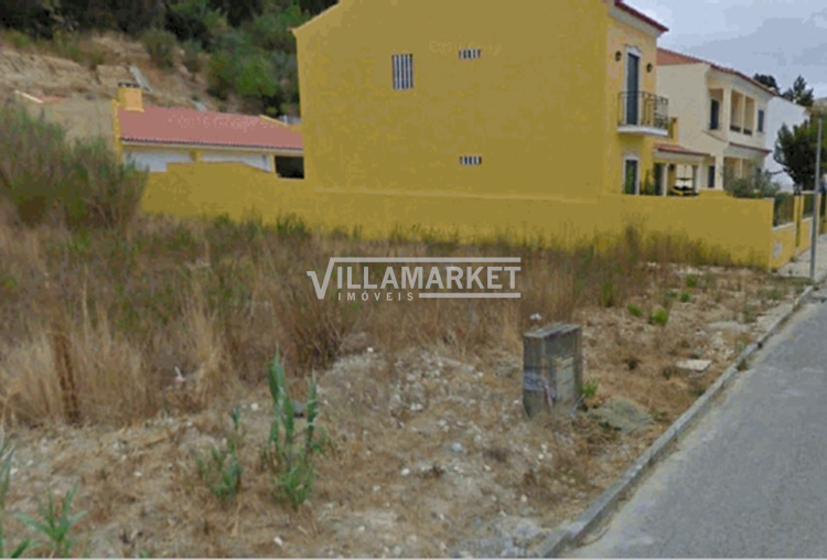 Urban plot with 675 m2 located in Fontainhas near Santarém 