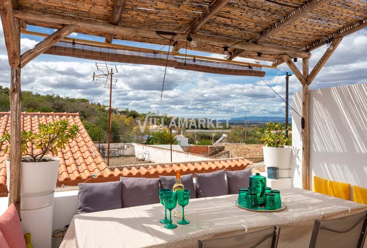 Magnificent and atypical refurbished 3 bedroom villa located in Almeijoafras in the parish of Paderne