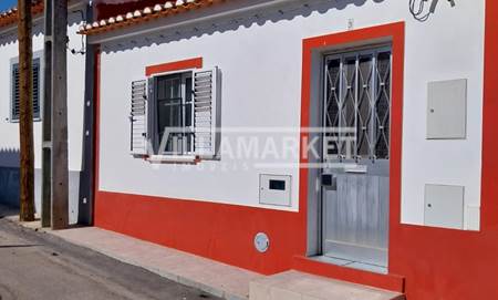 Renovated 1 bedroom townhouse located in Ervidel - Alentejo