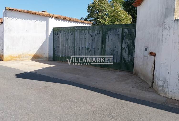 Warehouse with 220 m2 and 530 m2 of patio located in Montes Velhos - Aljustrel