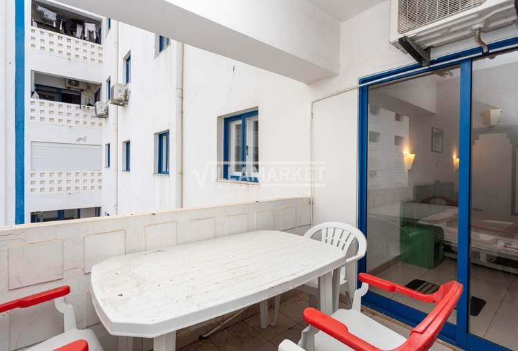 Appartamento con 1 camera da letto di 50 m2 al 5 ° piano del condominio Clube Praia da Rocha 3 a Portimão