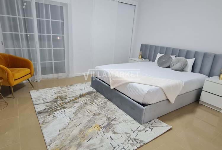 Villa 2 + 1 camera da letto inserita in un condominio con piscina situato ad ALBUFEIRA