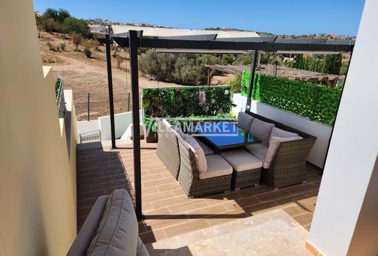 2 + 1 bedroom villa inserted in a condominium with swimming pool located in ALBUFEIRA