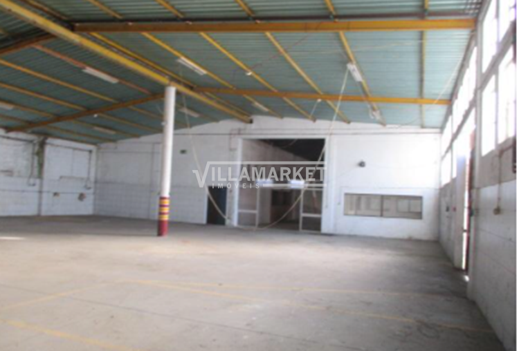 Warehouse in Pego (Abrantes) in full ownership, next to the EN 118, on the way to Rossio to the south of the Tagus