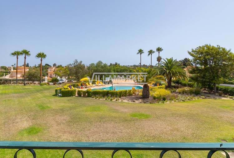 3 bedroom apartment on the first floor in the heart of the Gramacho Golf course.