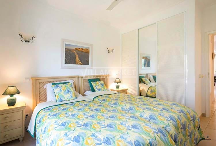 Confortable appartement de 2 chambres au premier étage, situé au cœur du parcours de golf de Gramacho. 