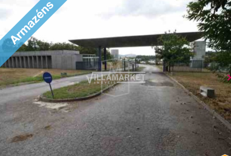 Entrepôt de 719,50m2 sur un terrain de 11730 m2 situé à Lordelo à Guimarães