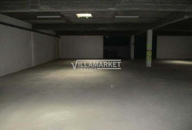 Set of 8 parking spaces in Entroncamento, with a total area of 262 m²