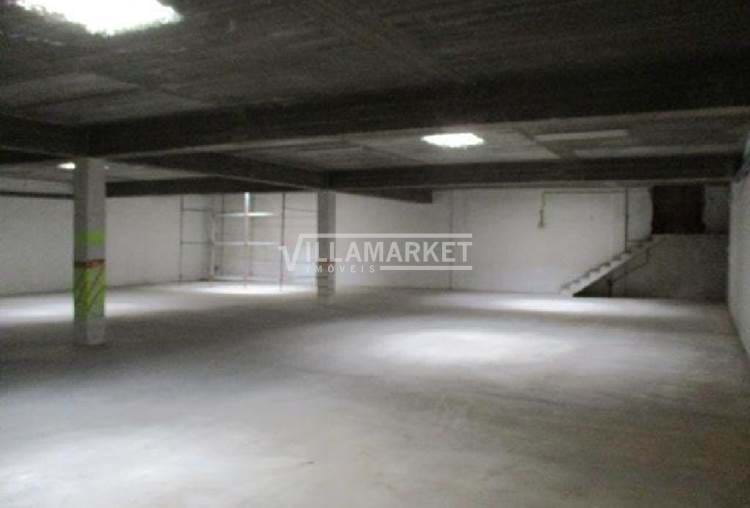 Set of 8 parking spaces in Entroncamento, with a total area of 262 m²
