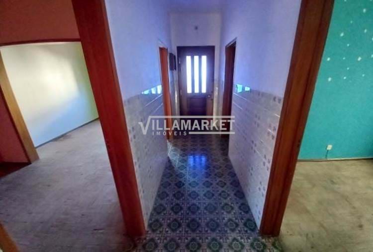 Villa a un piano con 4 camere da letto a São Miguel do Rio Torto, con mansarda e dependance.