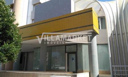 Shop with 223 m2 located in Torres Novas