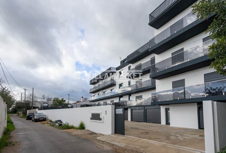 Nuovo appartamento con 4 camere da letto + 1 duplex con patio situato a São Brás de Alportel