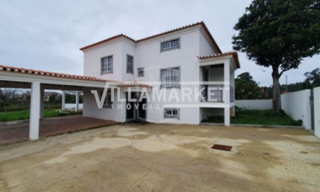 Villa de 3 chambres +1 de la banque située près d’Oliveira de Azemeis