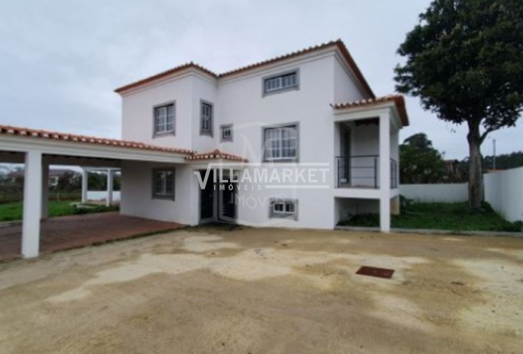 Villa de 3 chambres +1 de la banque située près d’Oliveira de Azemeis