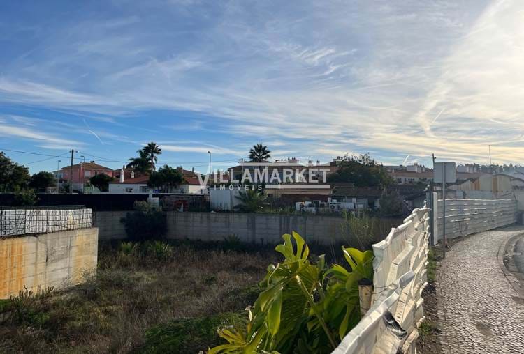 Plot of urban land with 820 m2 located in Algoz