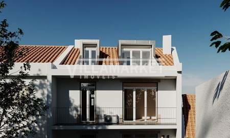 Apartamento T2 + 1 Duplex totalemente remodelado situado em Lisboa