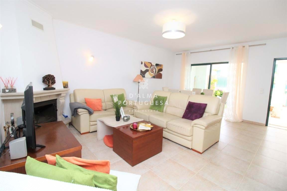 villa 4 bedrooms albufeira , 4 bedrooms albufeira , villa with patio , for sale albufeira,vale pedras sale 