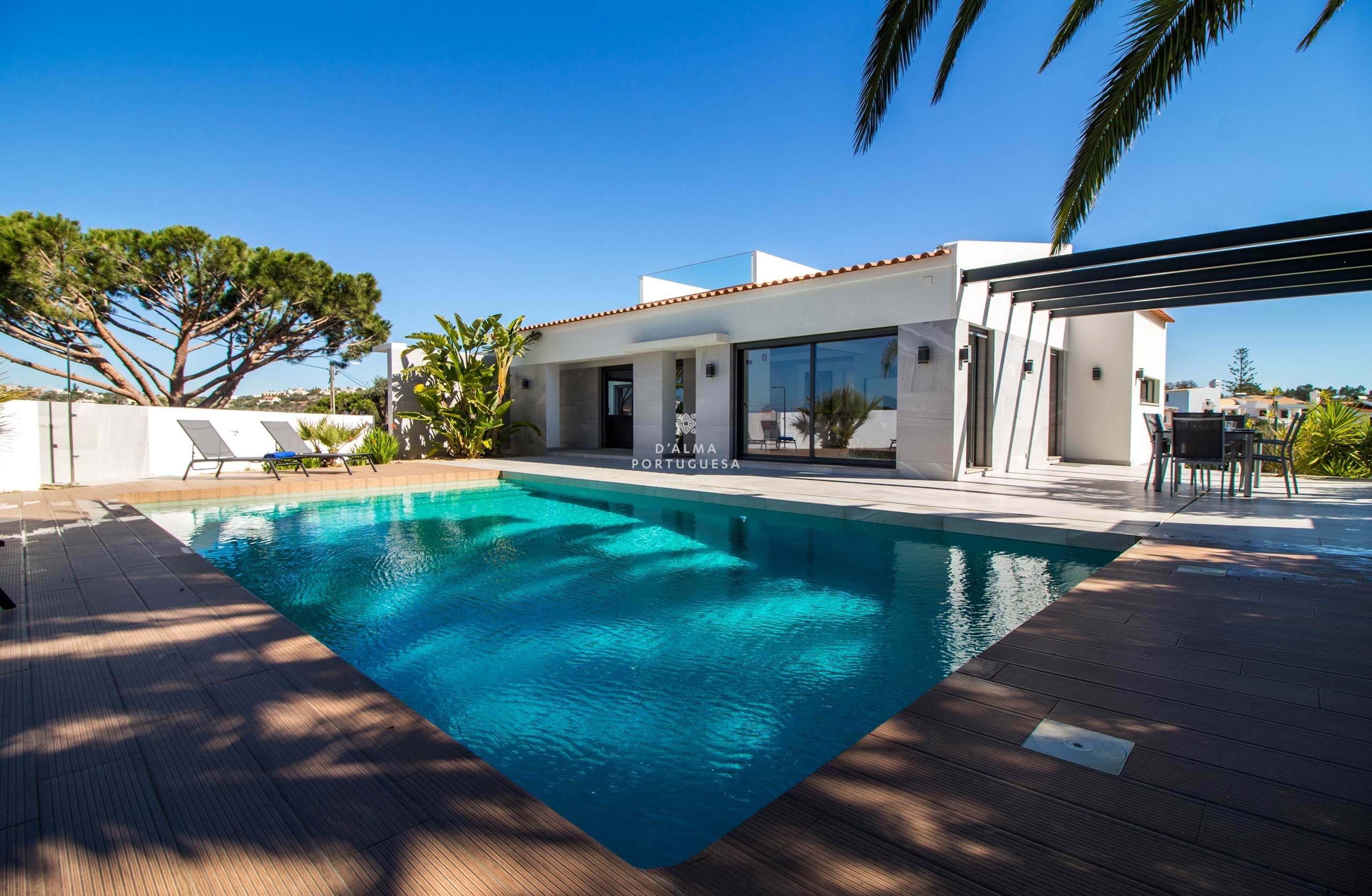 villa,rentals,holidays,swiming pool,jacuzzi,beach,golf
