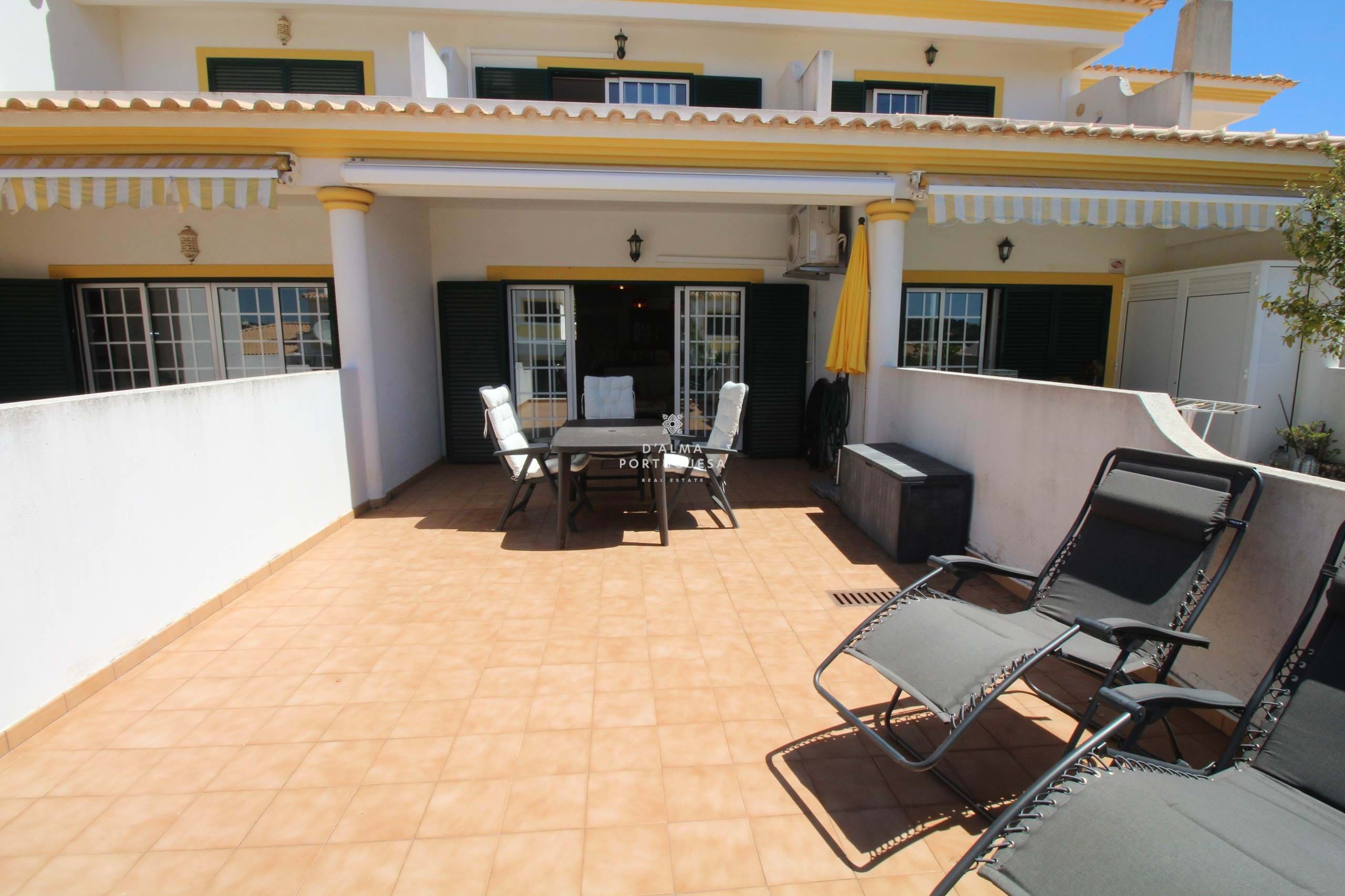 2 en-suite bedrooms,private terrace,swimming pool