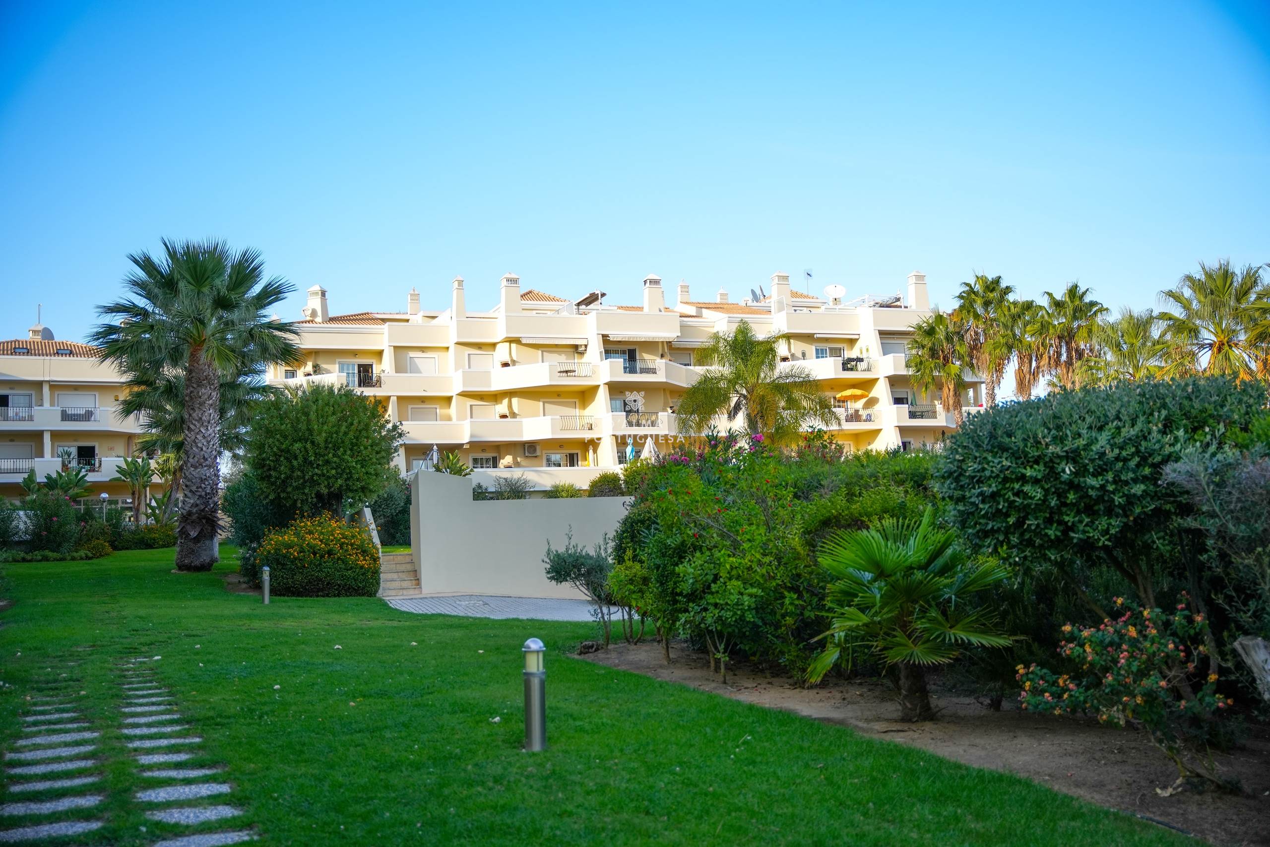 apartamento cerca de la playa,apartamento con garaje,apartamento de 3 dormitorios Galé,apartamento en condominio,apartamento con vista al mar