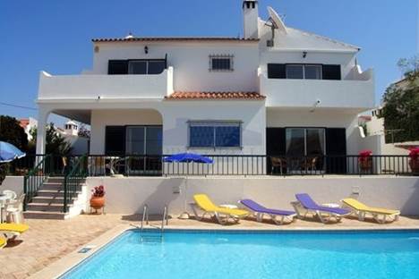 4 Bedroom Villa with Swimming Pool, in Galé area , Sea View, Near the Beach