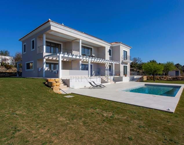 Two story, 6 Bedroom Smart Villa w/ Swimming Pool and Panoramic Views of the Algarvean Sea