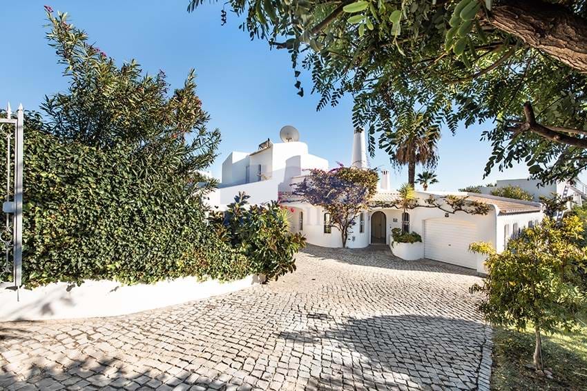 4 bedroom villa with swimming pool in São Rafael 300m from the Sea