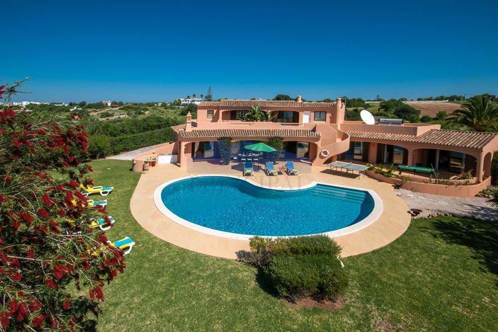 Splendid Villa V5 w / Pool and Sea View in Generous Lot in Cerro de Águia, Albufeira