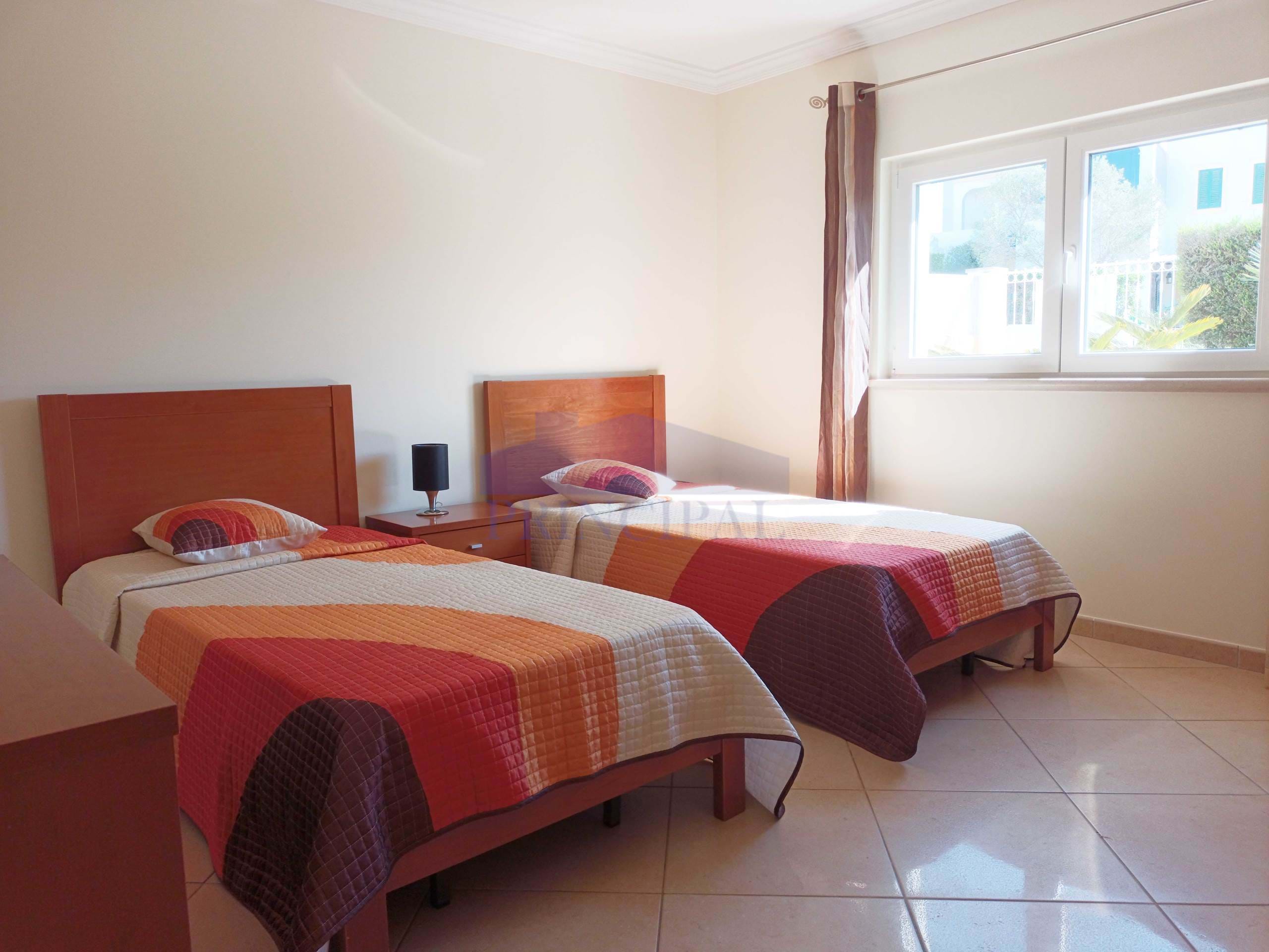 Excellente Villa à 3 +1 Chambres avec Piscine Chauffée à São Rafael, Albufeira