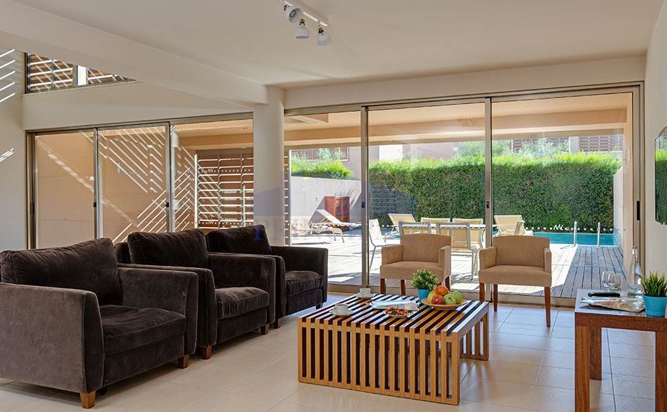 Luxury 4 Bedroom Villa with Private Pool and Garden in Salgados