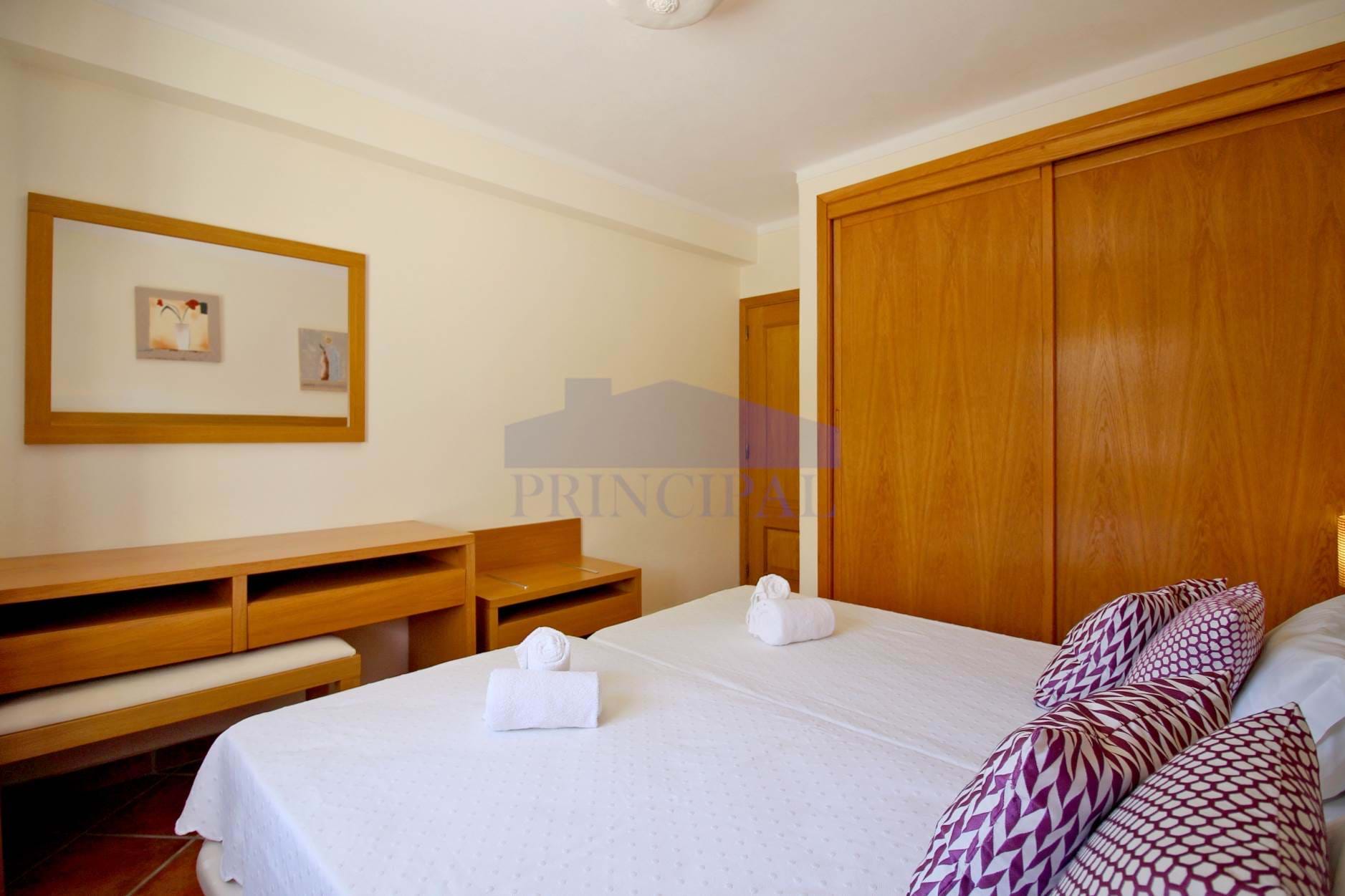1 bedroom apartment in gated condominium with swimming pool in Vale Parra, Albufeira