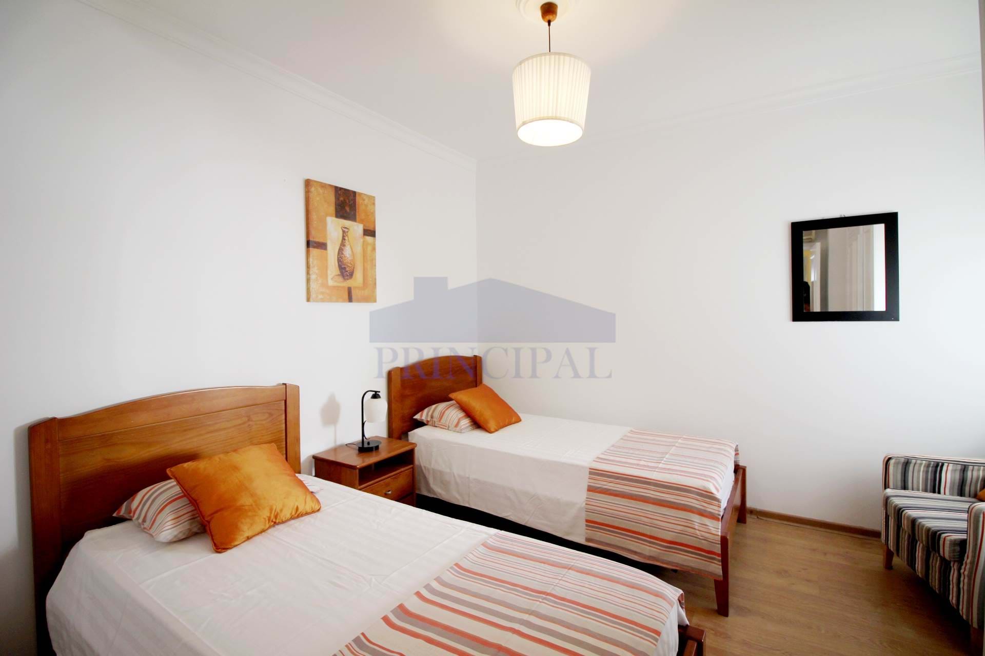3 bedroom Apartment with garage, in the historic center of Albufeira