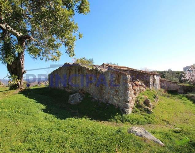 Urban plot with Ruin in Santa Catarina, Tavira