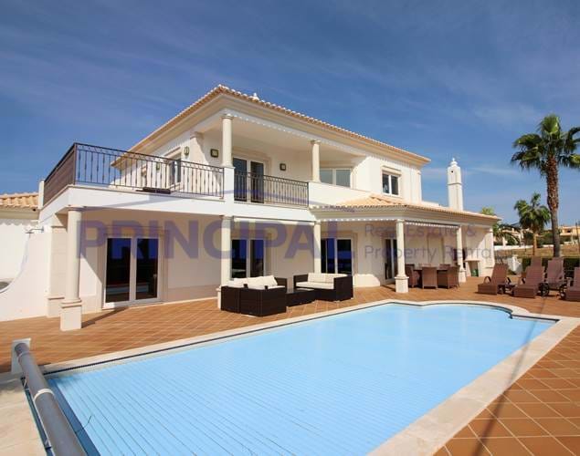 Villa de luxe de 5 chambres avec piscine, à seulement 3 minutes des plages