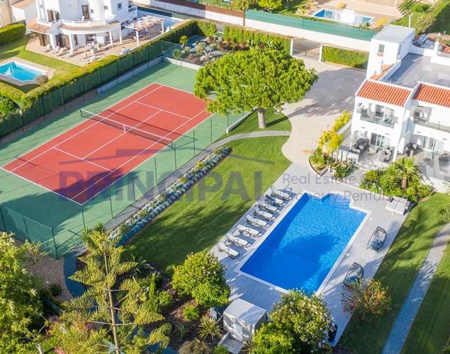 Villa de luxe de 4 Chambres avec Piscine et Court de Tennis Privé à Galé