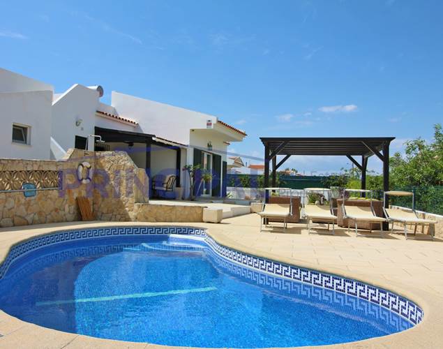 3 Bedroom Ground Floor Villa with Pool in Guia, Albufeira