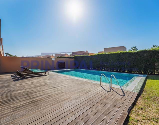 Luxury 4 bedroom Villa w/ Swimming pool, Garden and Garage in Salgados