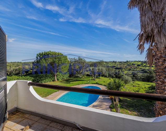 4 bedroom Villa with Pool and Garden in Terras Novas, Albufeira