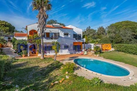 4 bedroom Villa with Pool and Garden in Terras Novas, Albufeira