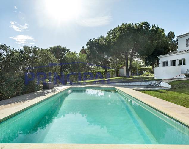 Villa de 4 chambres avec Piscine et Jardin à Alcantarilha