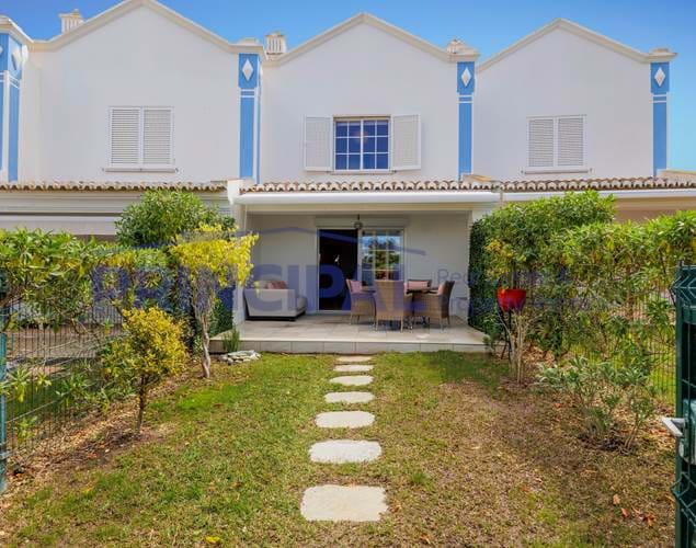 Lovely 2 Bed Townhouse w/Pool and Garden close to the Beach in Galé