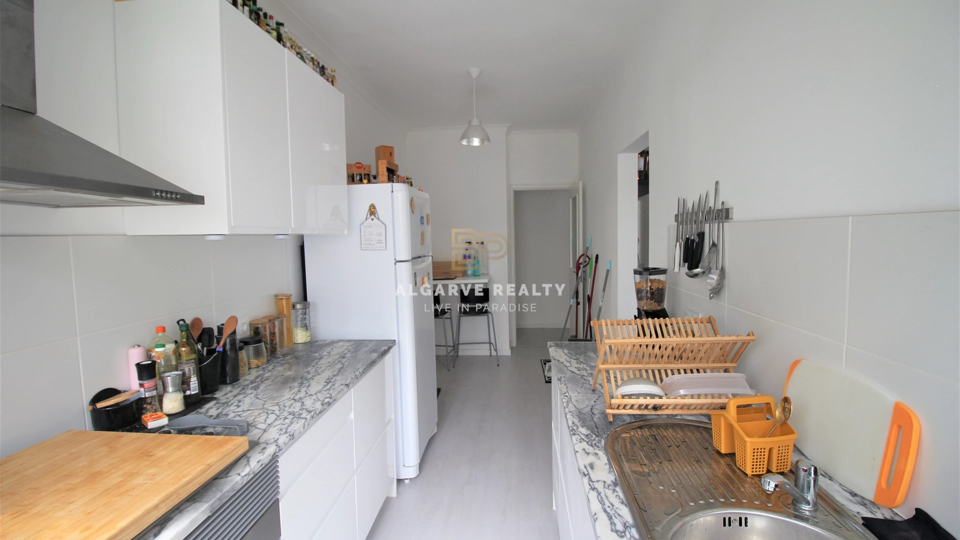 Portimão - Portimão - FOR SALE - APARTMENT WITH 4 BEDROOM YARD RECENTLY RENOVATED - OPPORTUNITY