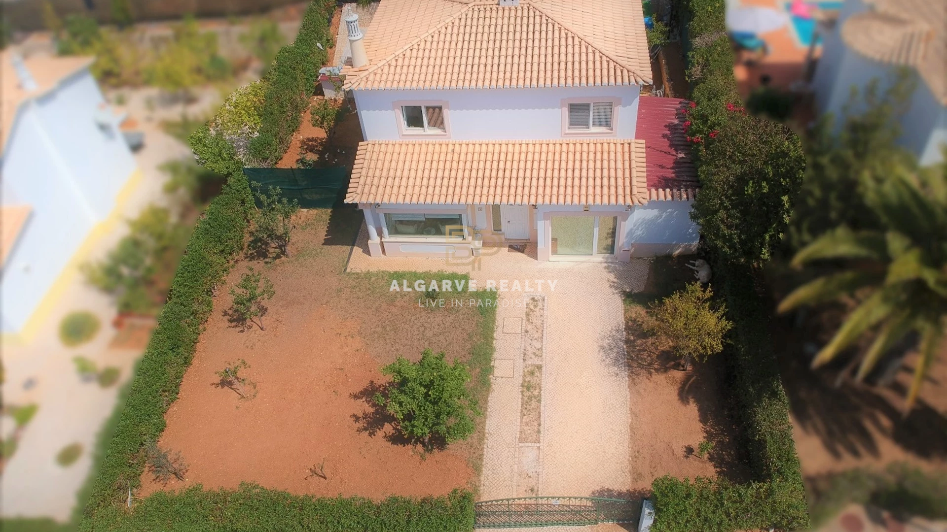 Portimão - SALE - 4 BEDROOM DETACHED HOUSE - OPPORTUNITY