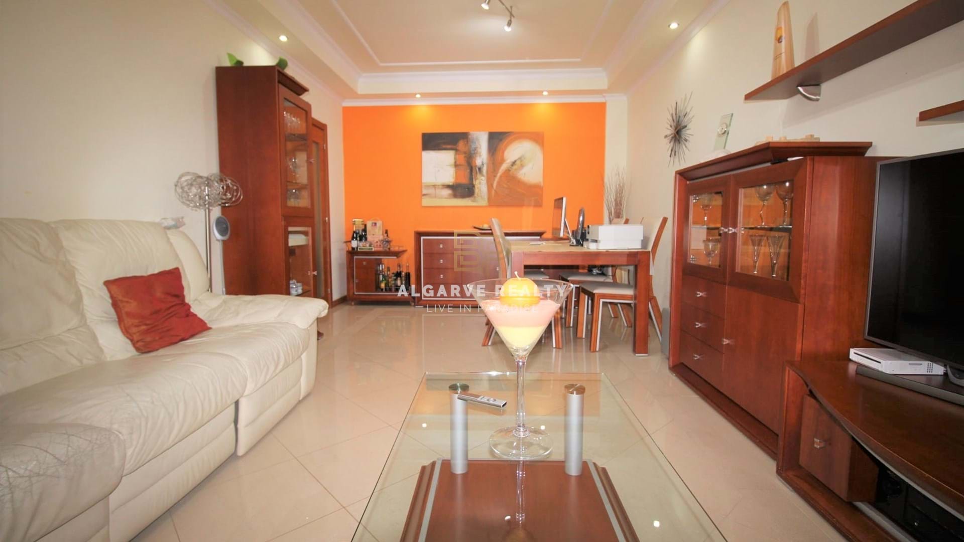 Vale do Lagar - Portimão - FOR SALE - 3 bedroom APARTMENT WITH GARAGE WITH GENEROUS AREAS 