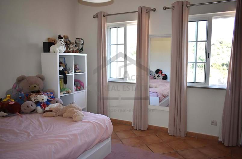 ACPS10610 - Einfamilienhaus - 4 Schlafzimmer - Sao Romao