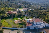 Santa Barbara de Nexe, Goldra da Cima Casa de campo tradicional isolada parcialmente renovada com anexo 