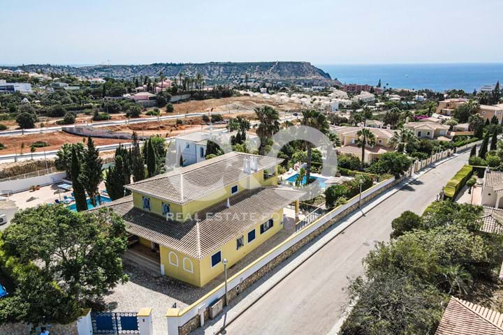 Villa, Monte Lemos