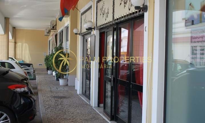 Business opportunity in Carvoeiro: (Snack) bar/ office/ shop - walking-distance to the centre