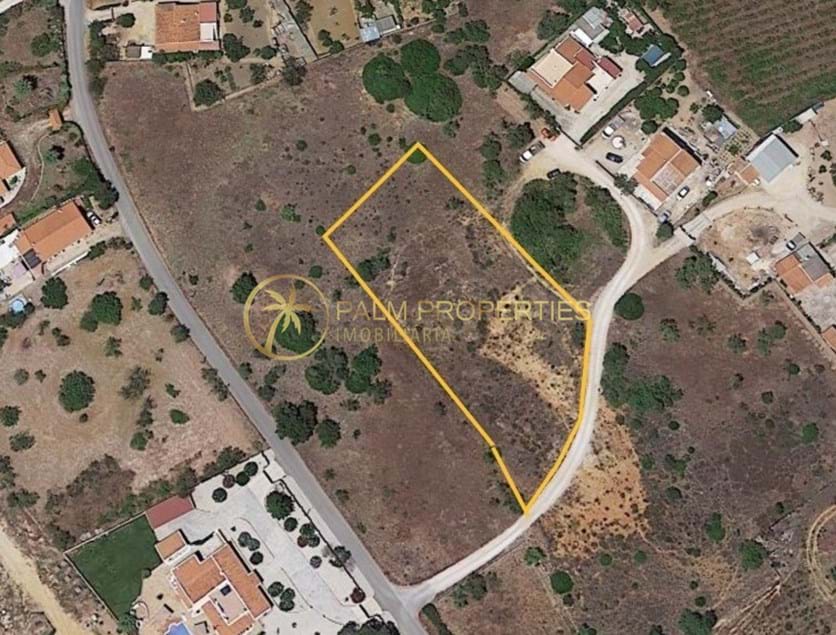 Building plot (2.541 m²) close to the German and International School